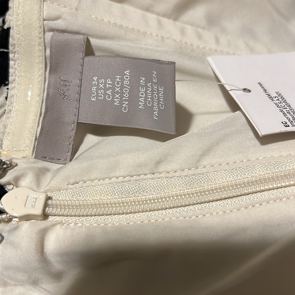 H&M PATTERNED BANDEAU DRESS Size XS NWT - Picture 5 of 13